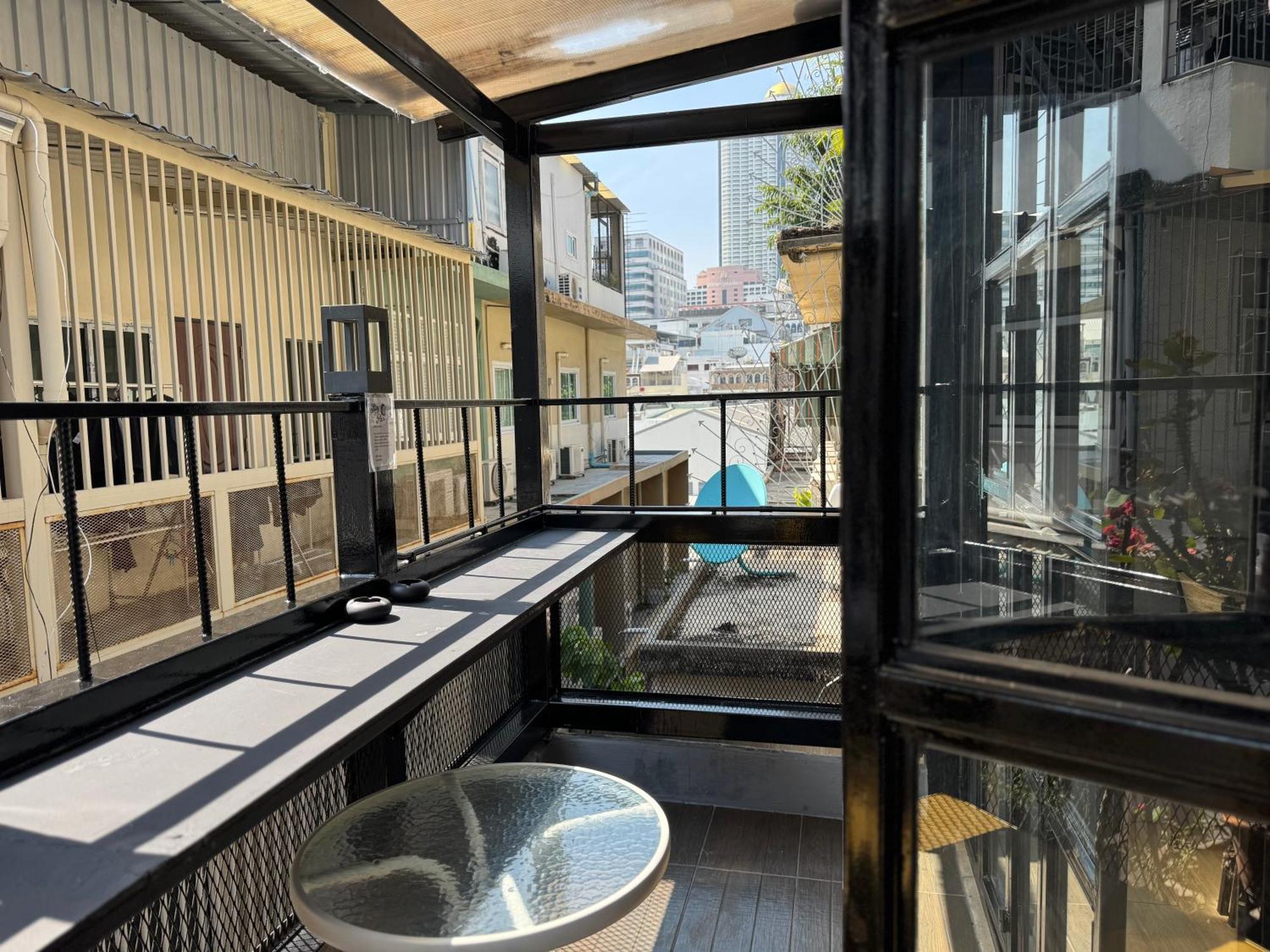 Stay At Pan Hostel Bangkok Exterior photo